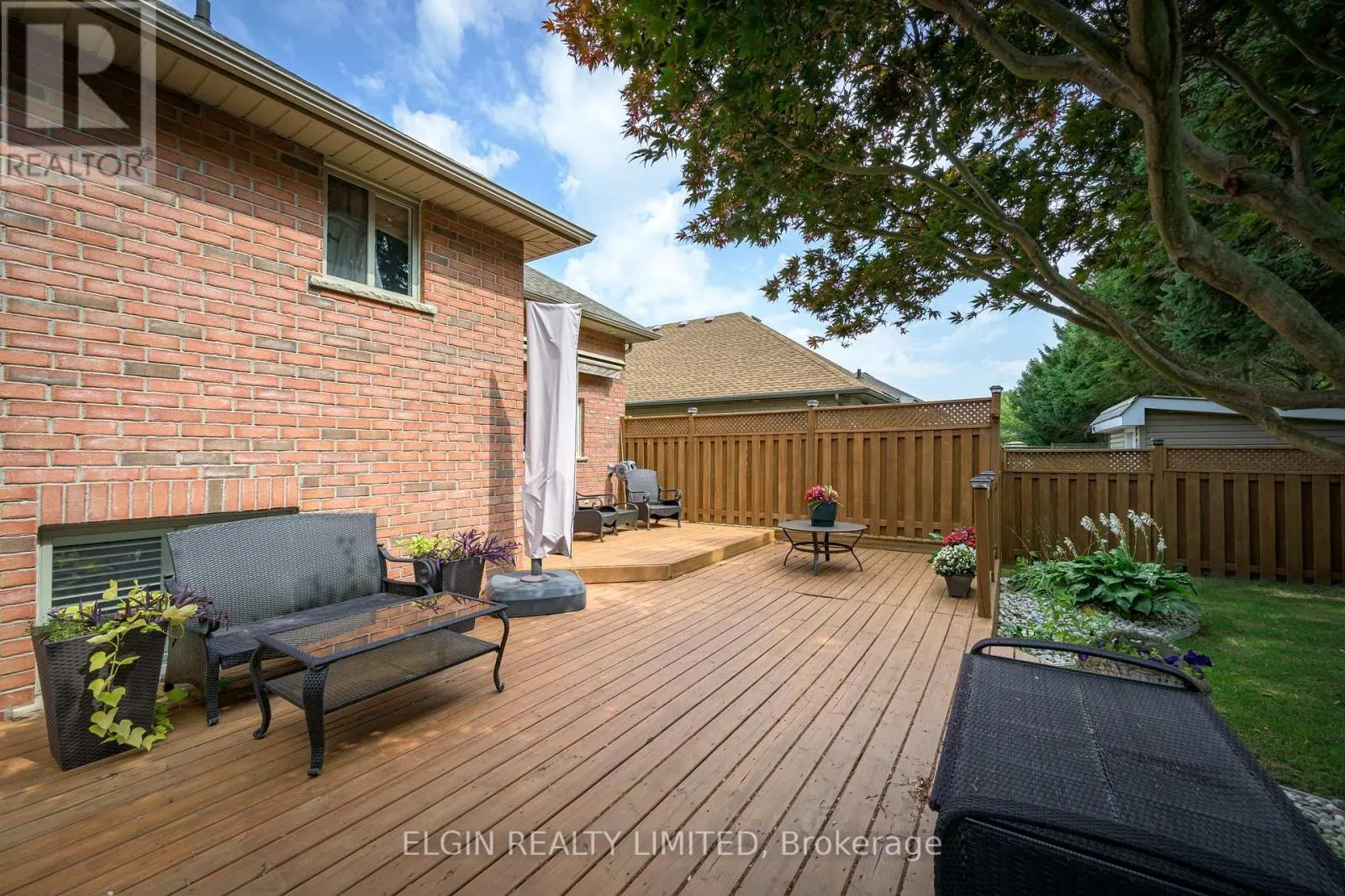 20 BEECHWOOD CIRCLE