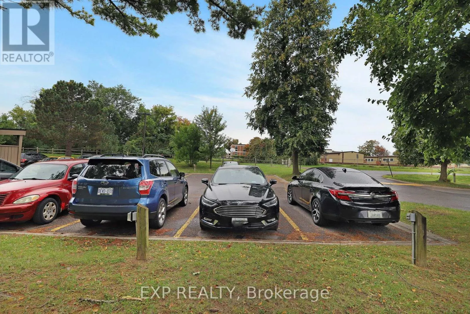 212 - 214 VIEWMOUNT DRIVE