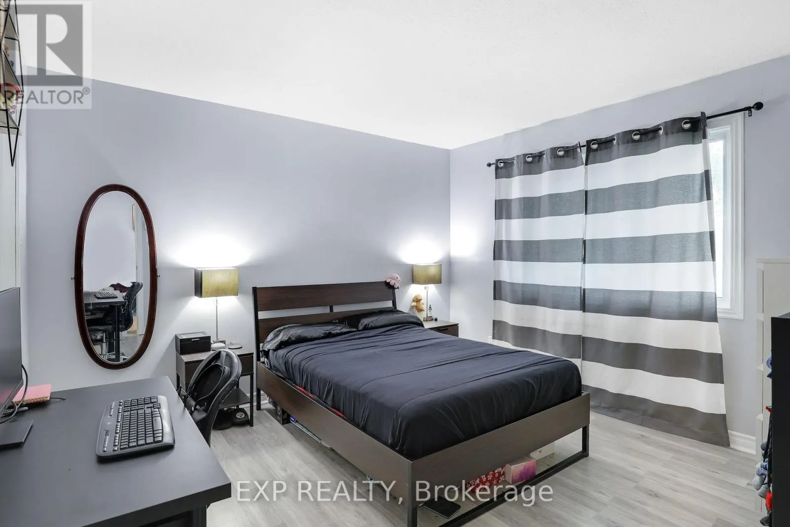 212 - 214 VIEWMOUNT DRIVE