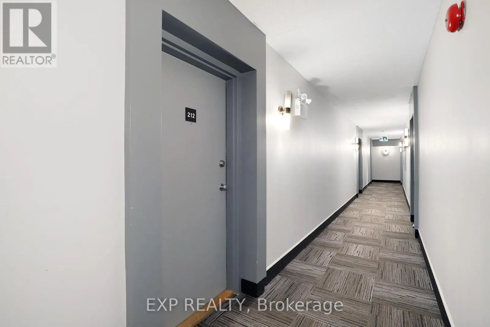 212 - 214 VIEWMOUNT DRIVE