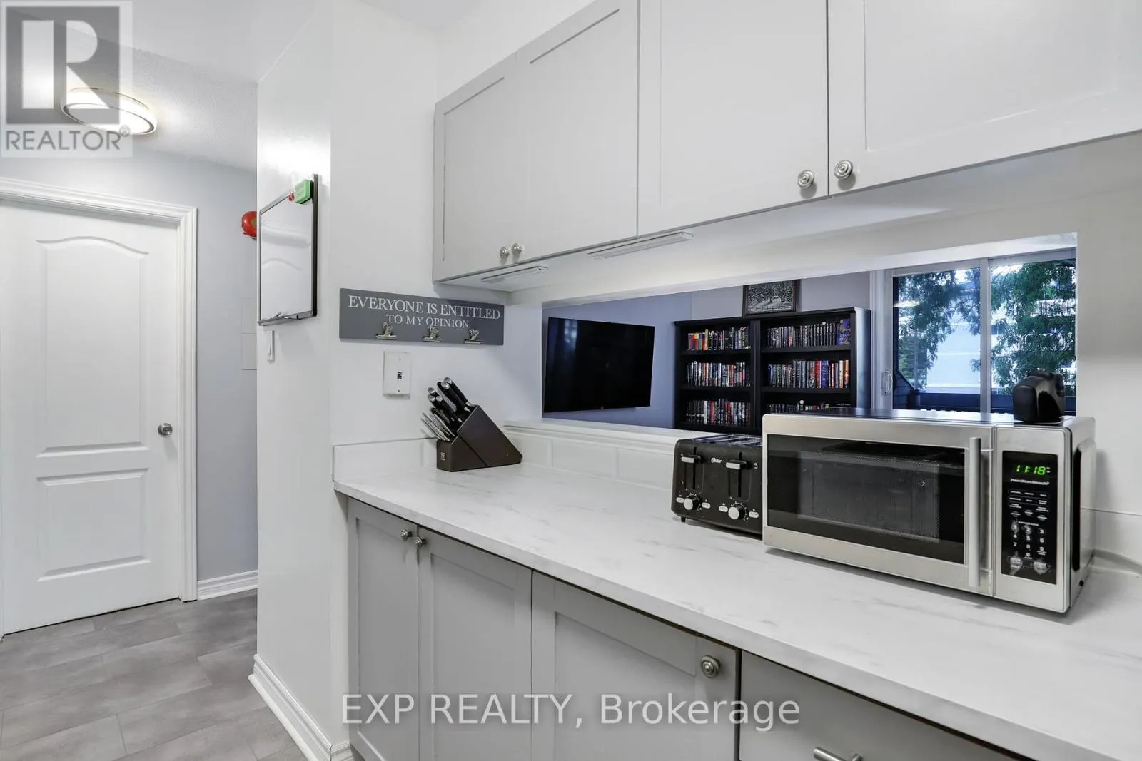 212 - 214 VIEWMOUNT DRIVE