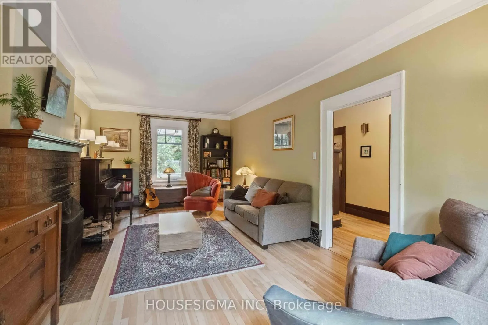 19 OAKLAND AVENUE