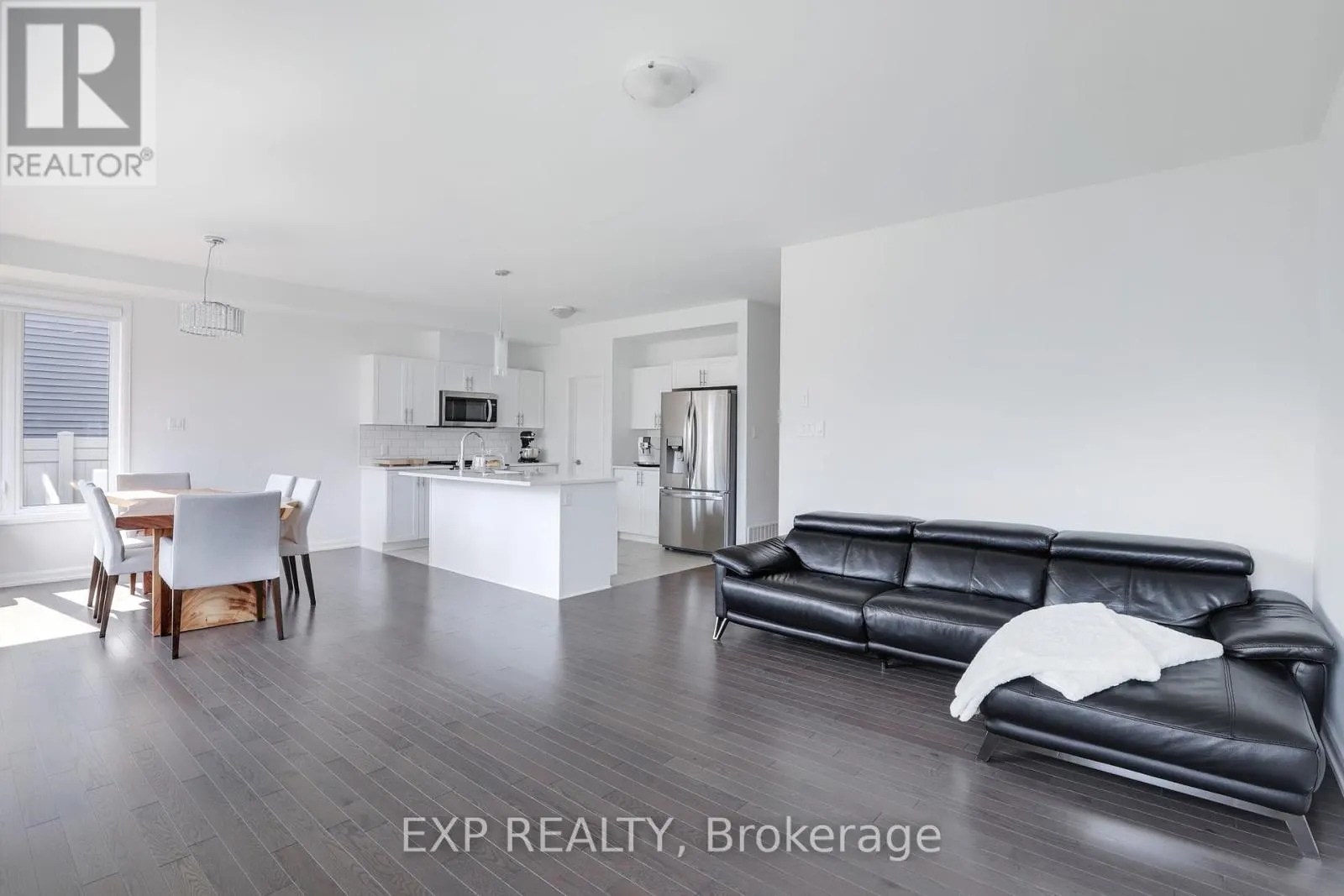 418 STERLING AVENUE