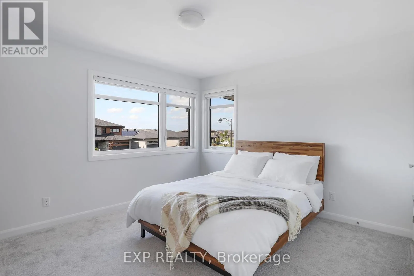 418 STERLING AVENUE