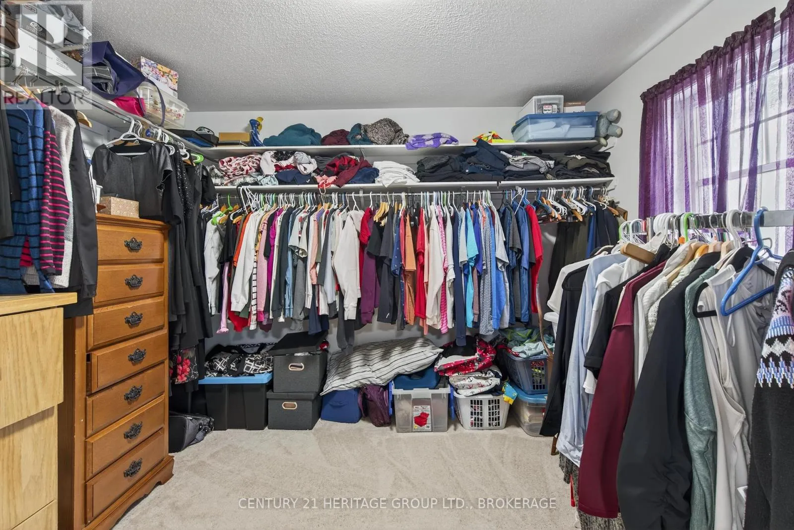 1208 IRIS DRIVE