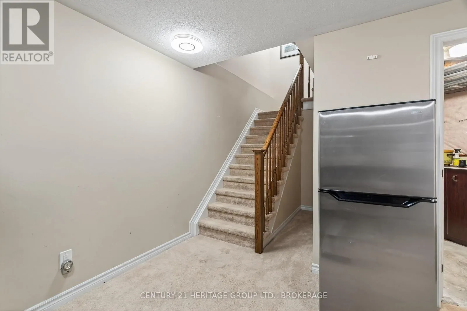 1208 IRIS DRIVE