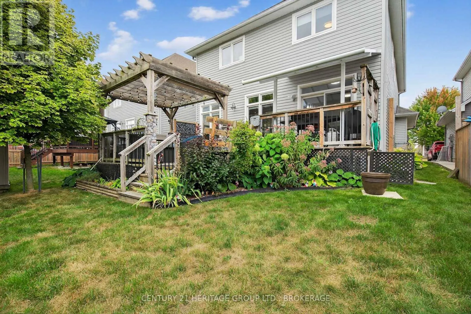 1208 IRIS DRIVE