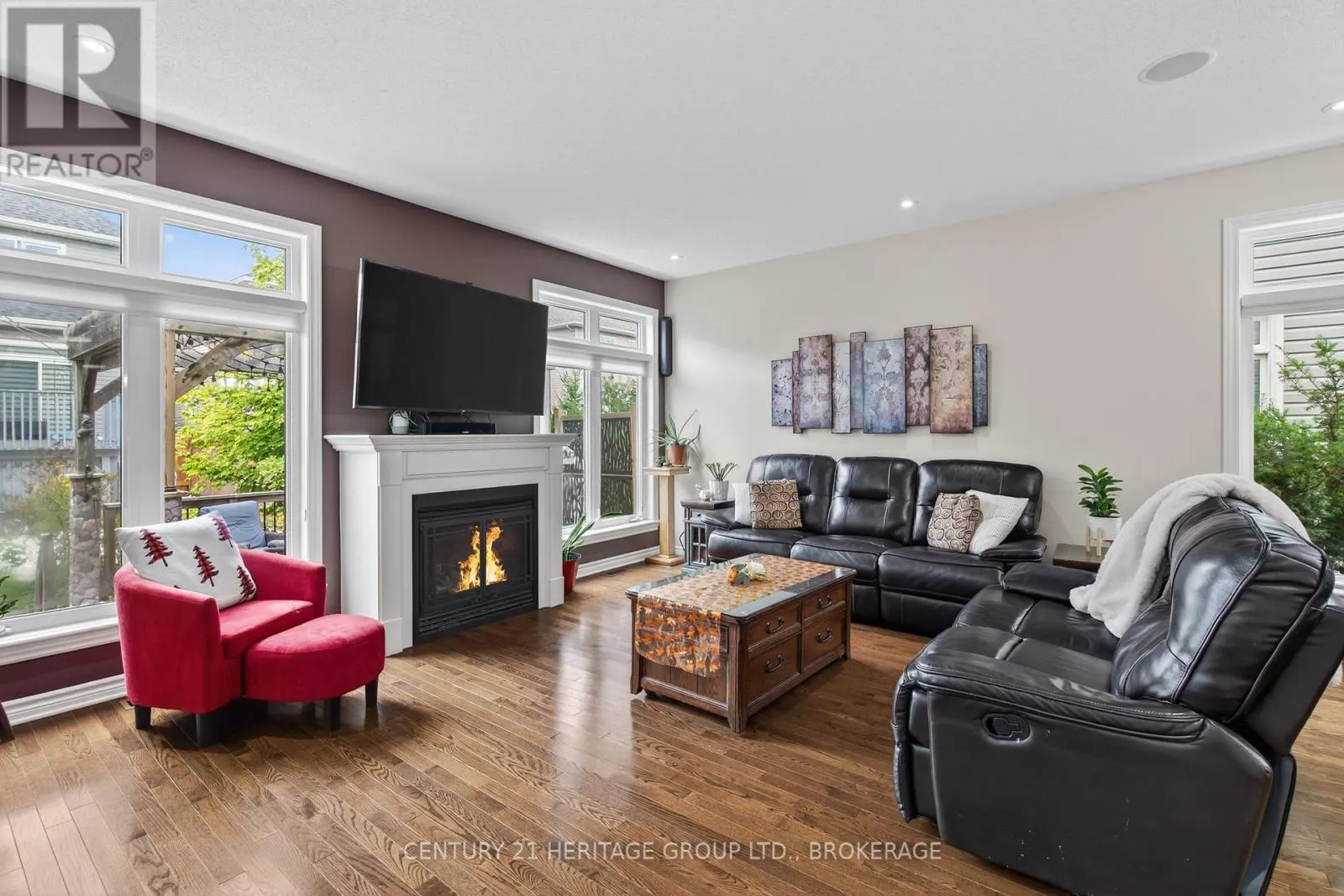 1208 IRIS DRIVE