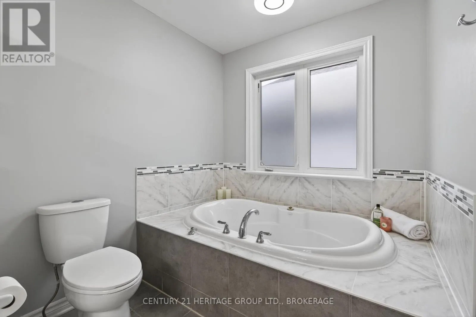 1208 IRIS DRIVE