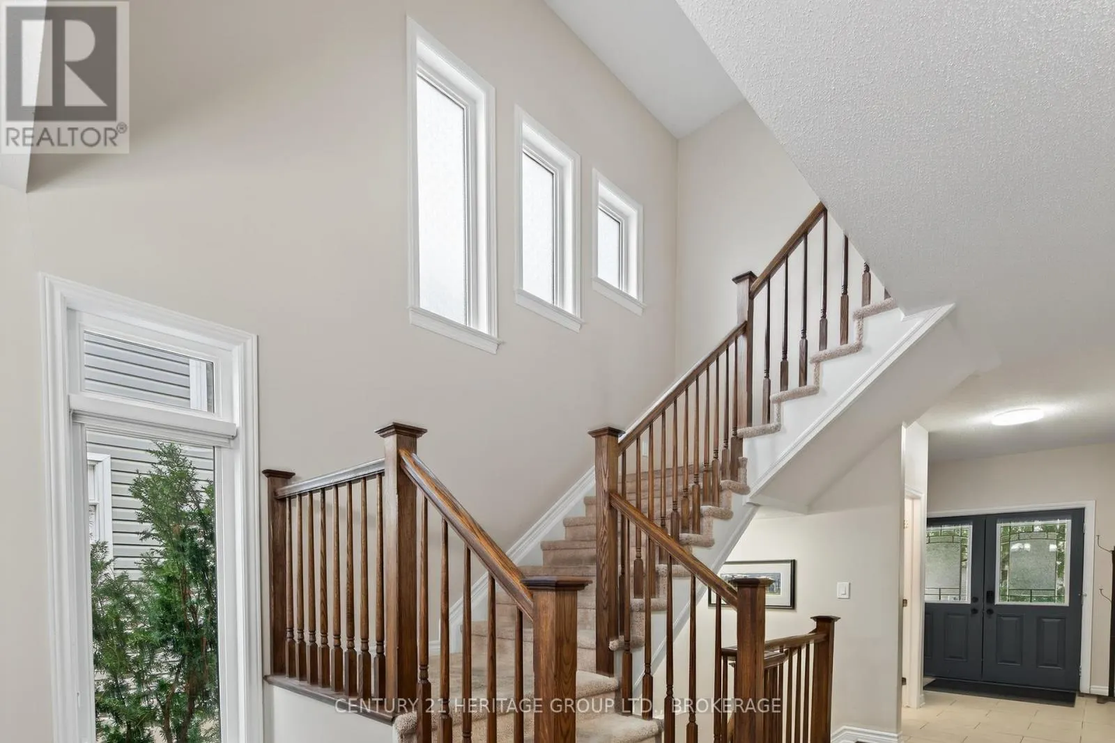 1208 IRIS DRIVE