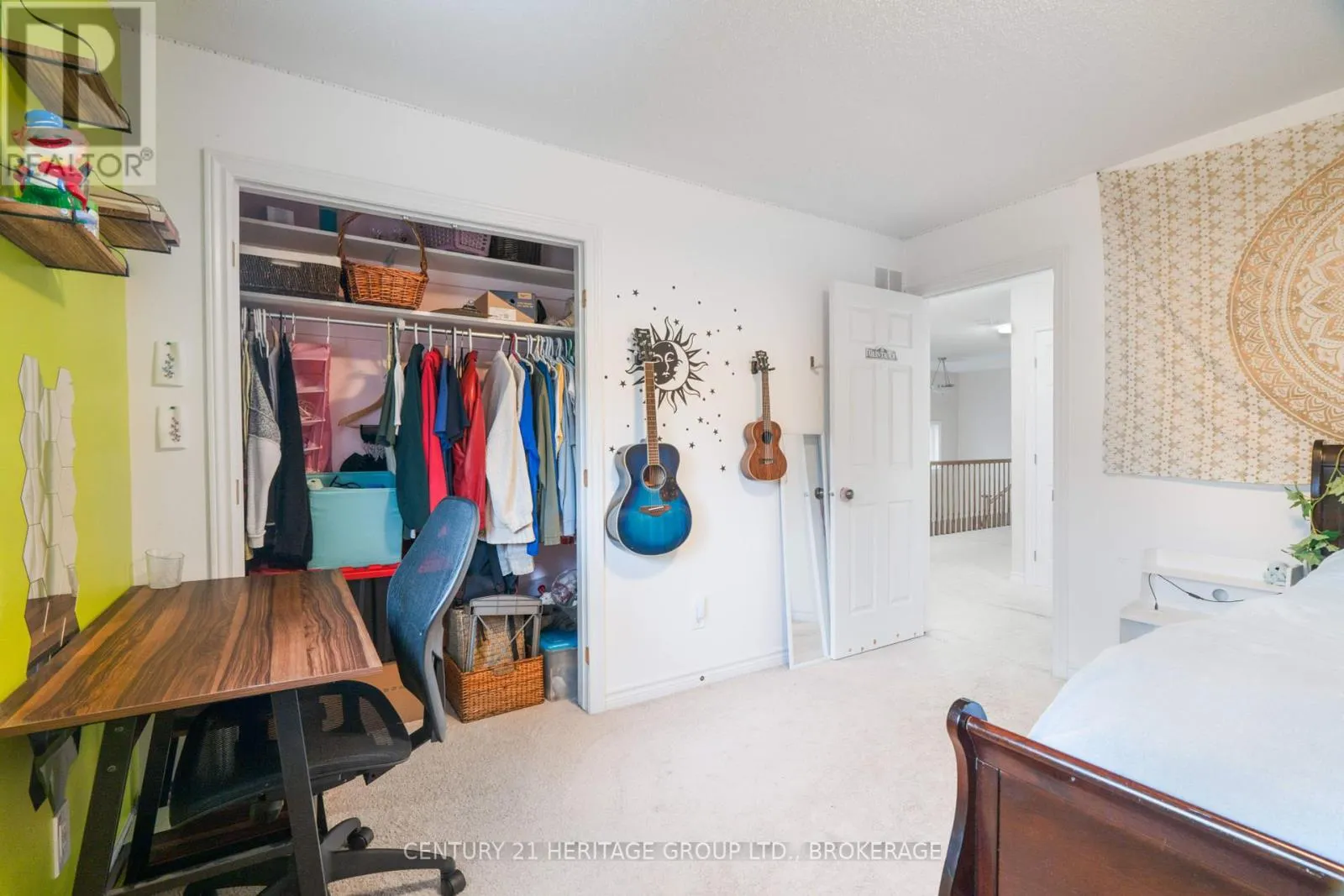 1208 IRIS DRIVE
