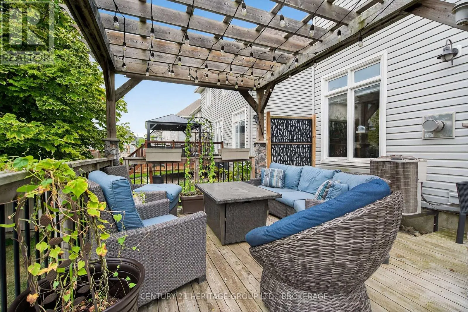 1208 IRIS DRIVE