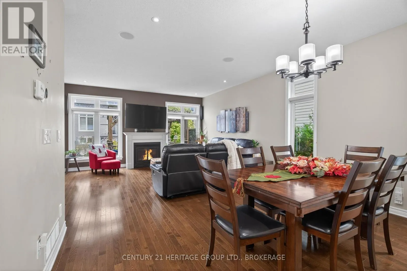 1208 IRIS DRIVE