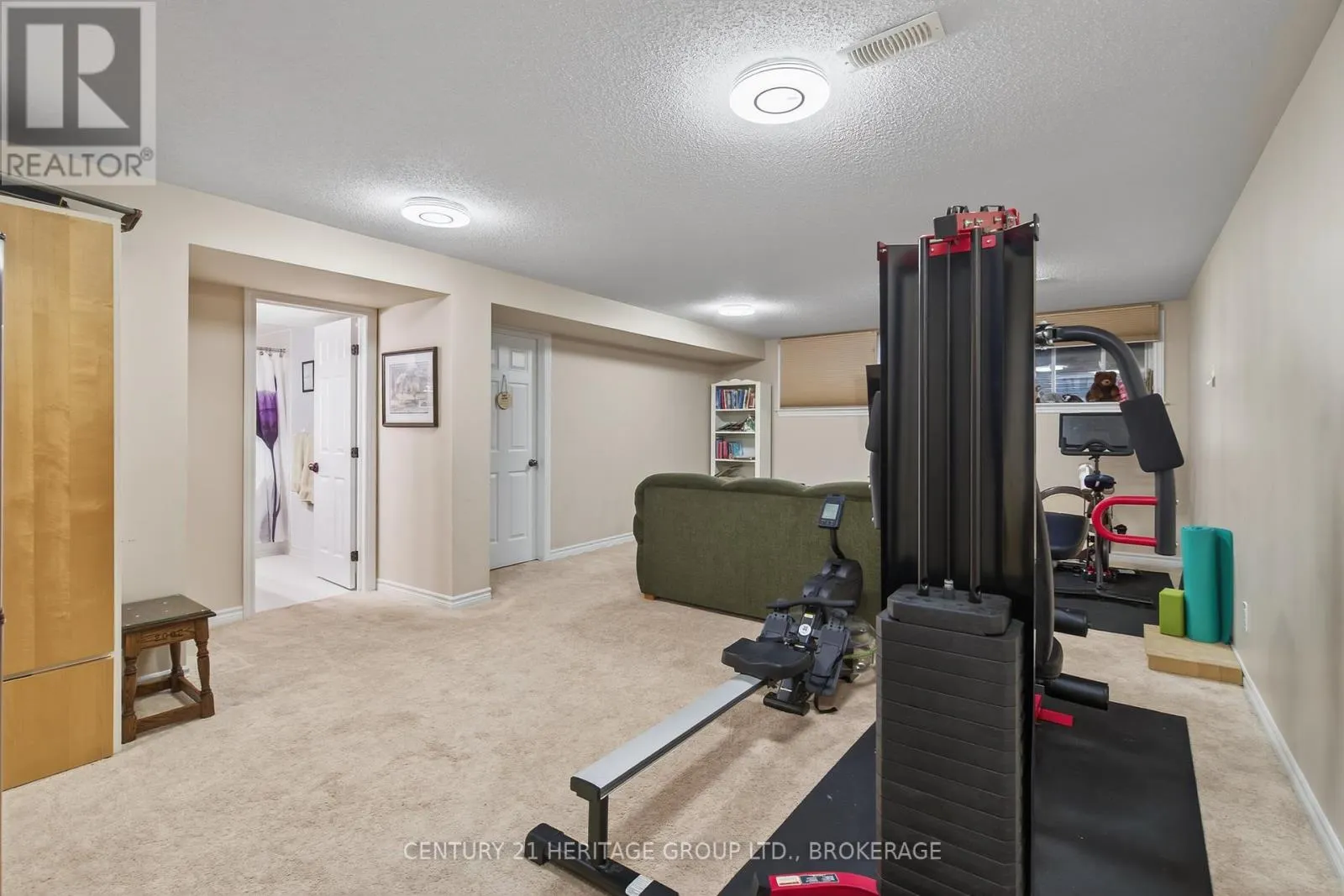 1208 IRIS DRIVE