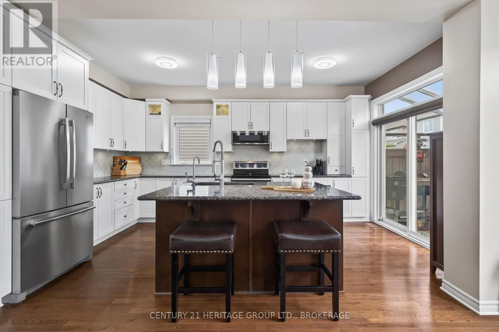 1208 IRIS DRIVE