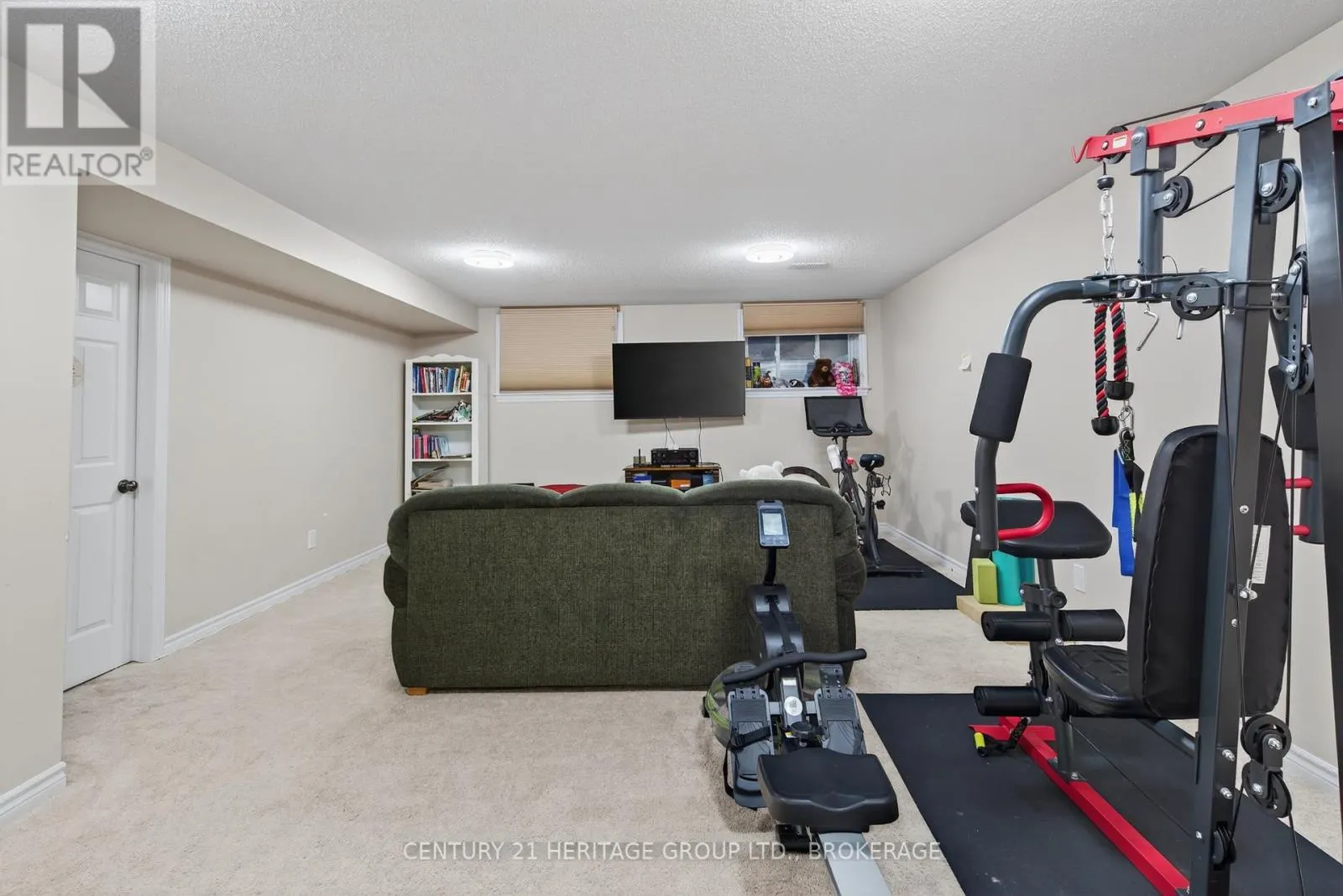 1208 IRIS DRIVE