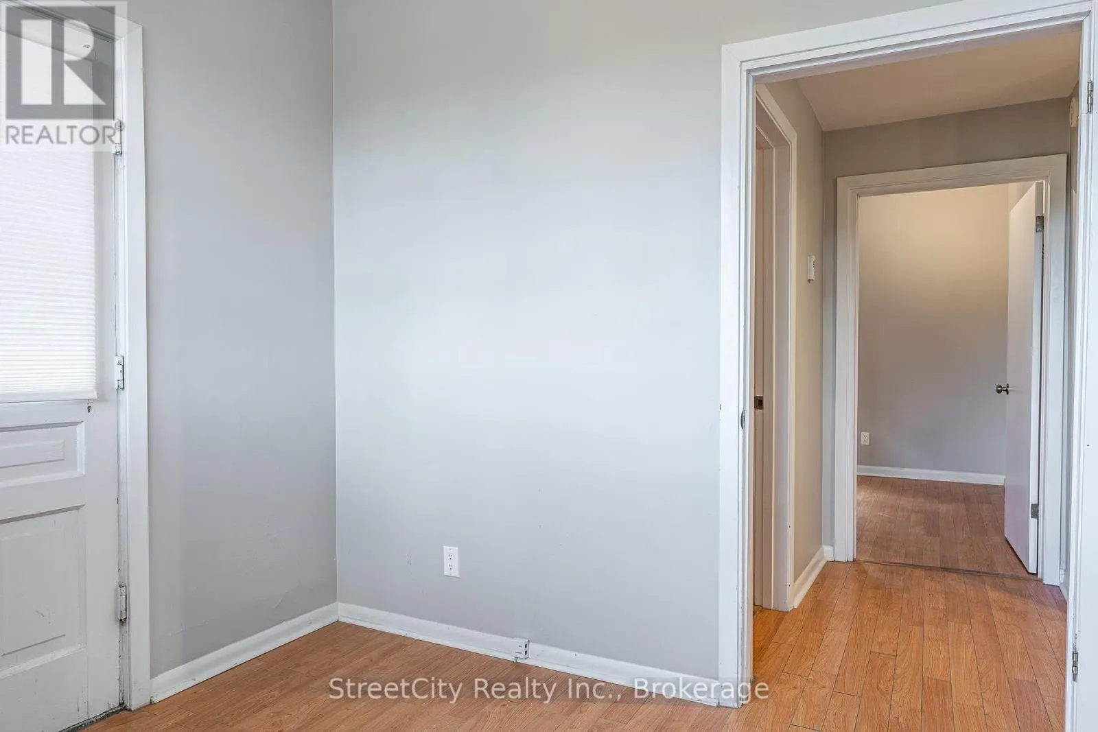 19 WATERLOO STREET S