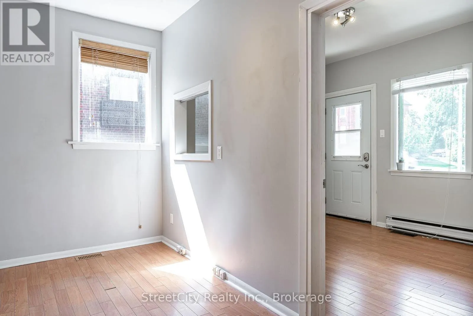 19 WATERLOO STREET S