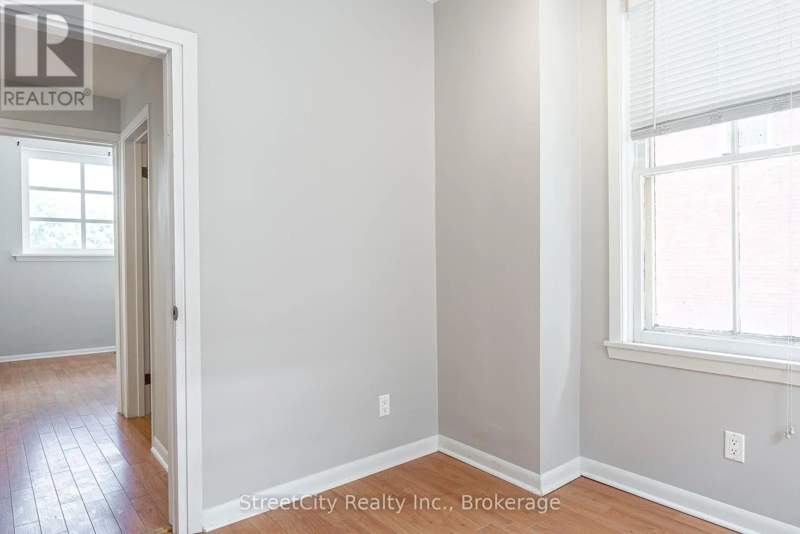 19 WATERLOO STREET S