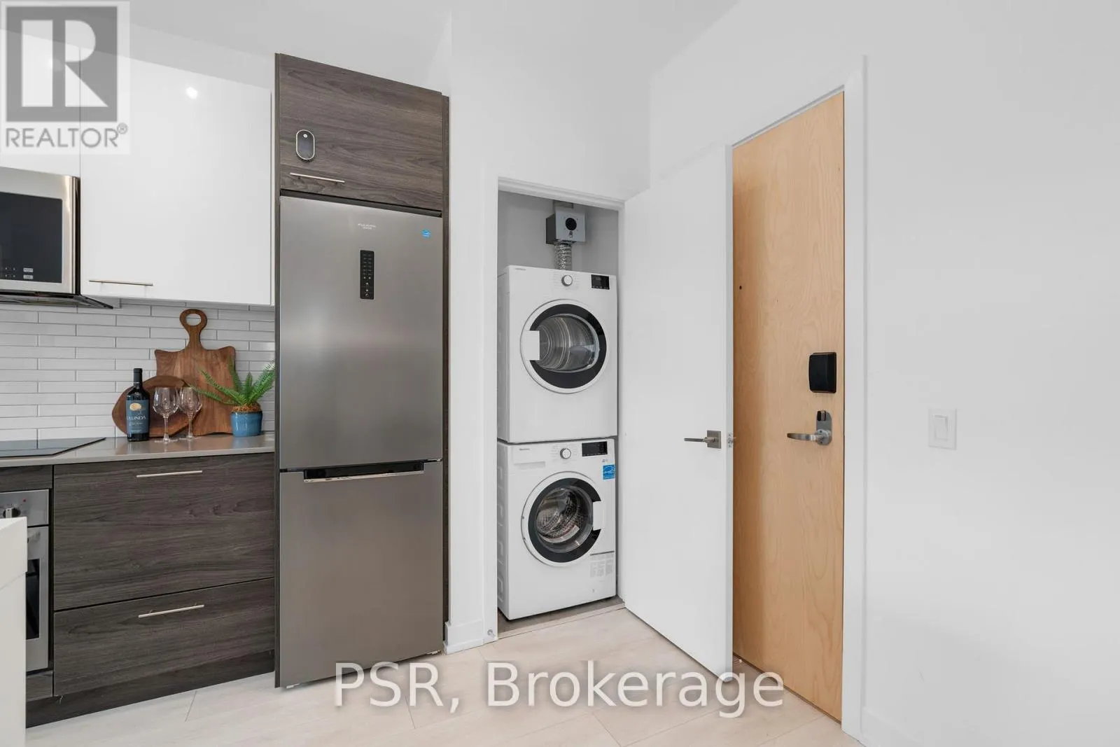 405 - 120 CARRICK TRAIL, #405