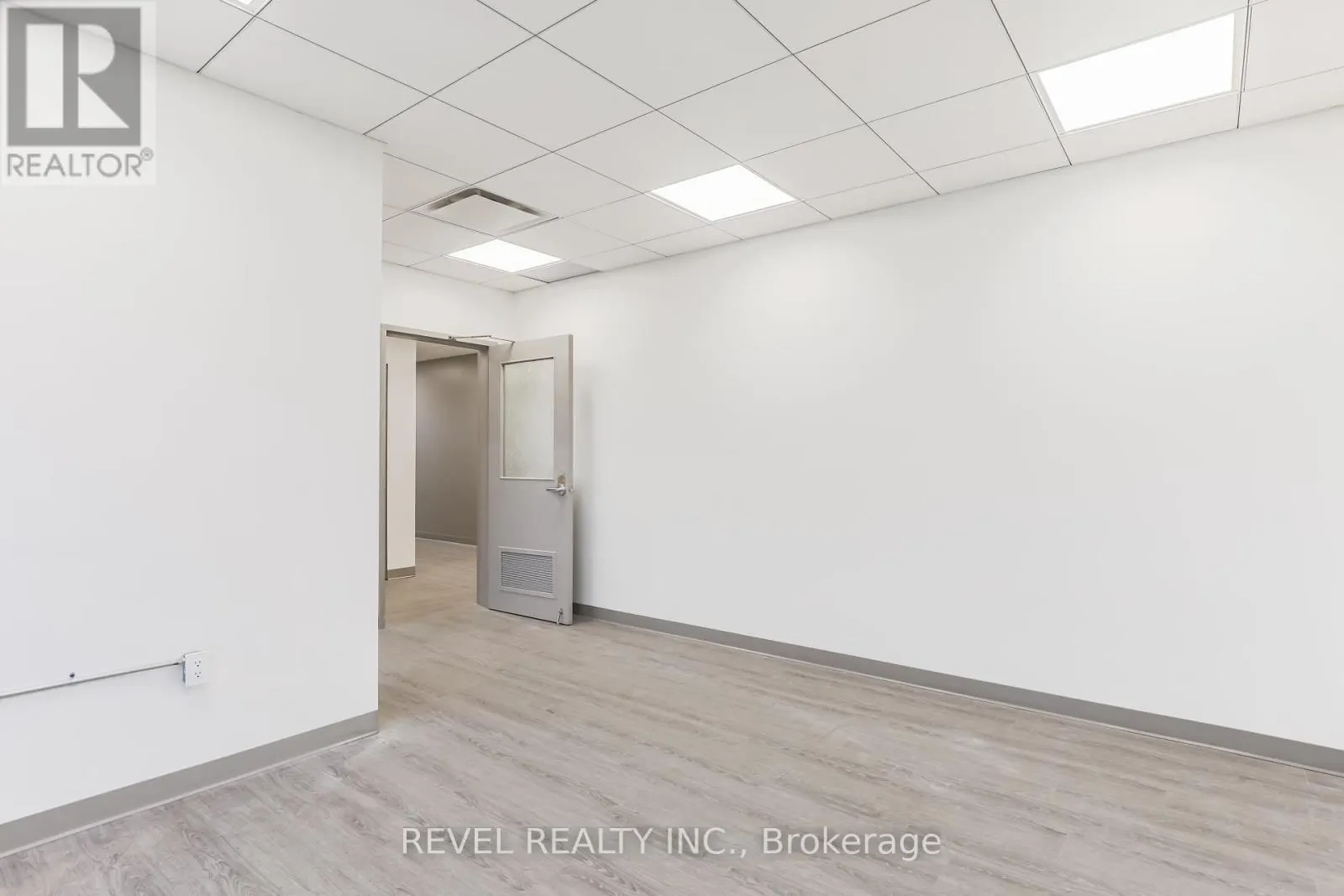 UPPER 2 - 34 CAMBRIDGE STREET S, #Upper 2