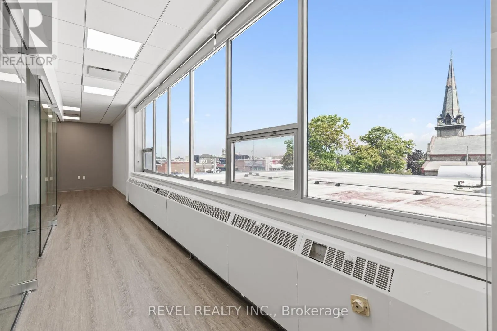 UPPER 3 - 34 CAMBRIDGE STREET S, #Upper 3