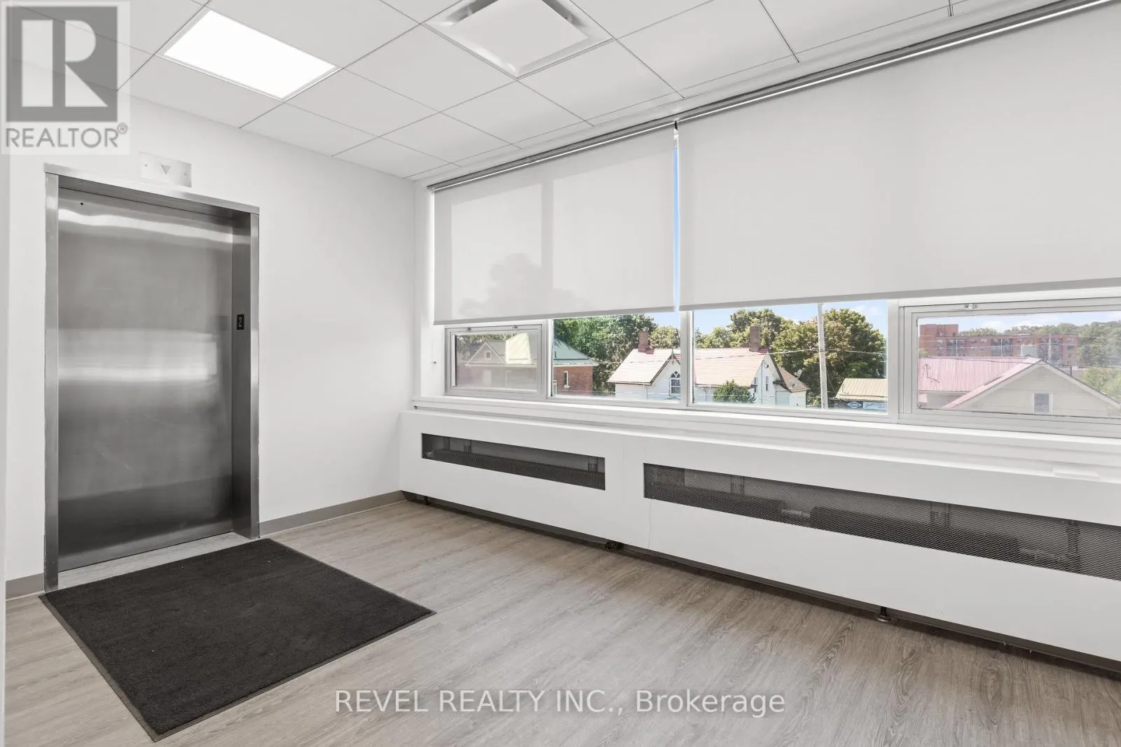 UPPER 3 - 34 CAMBRIDGE STREET S, #Upper 3