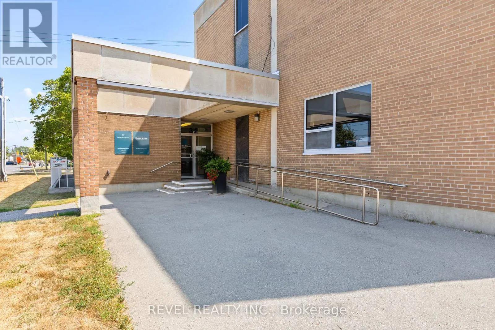 UPPER 3 - 34 CAMBRIDGE STREET S, #Upper 3
