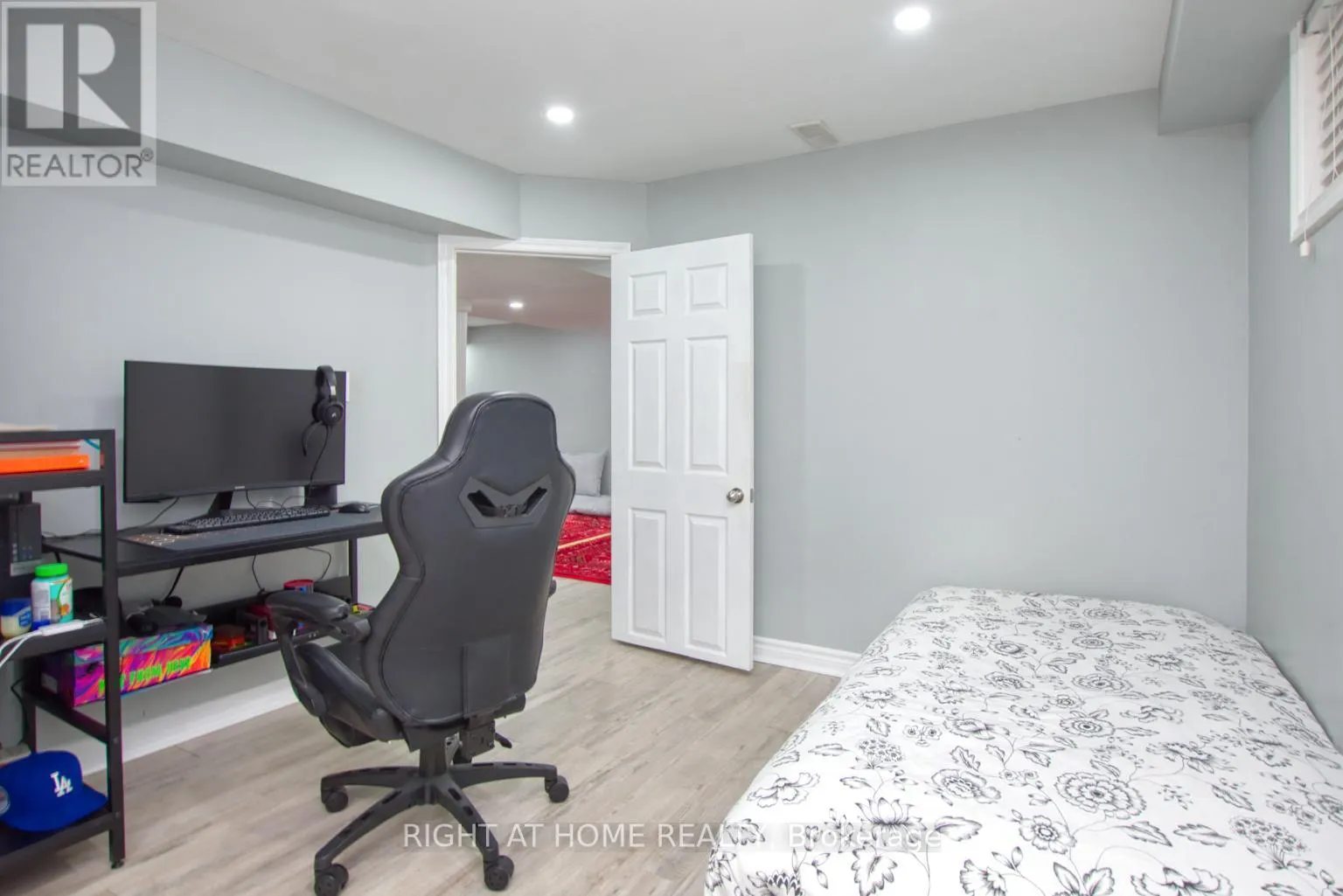 117 CHARTWELL CIRCLE