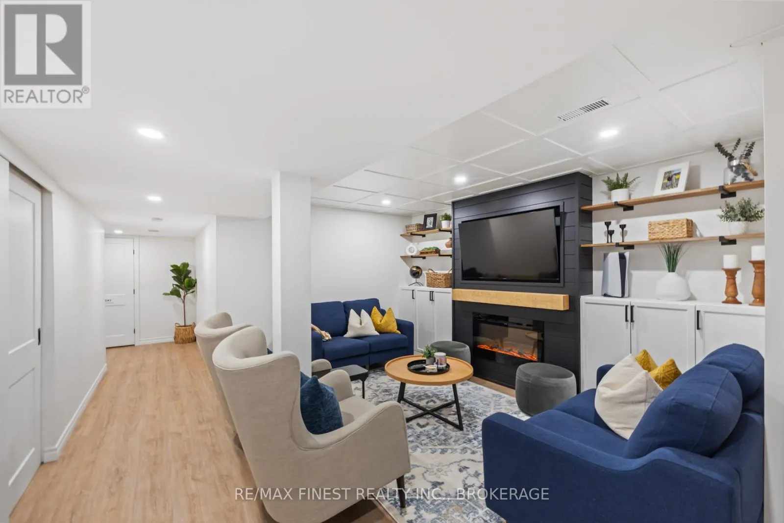 849 NEWMARKET LANE
