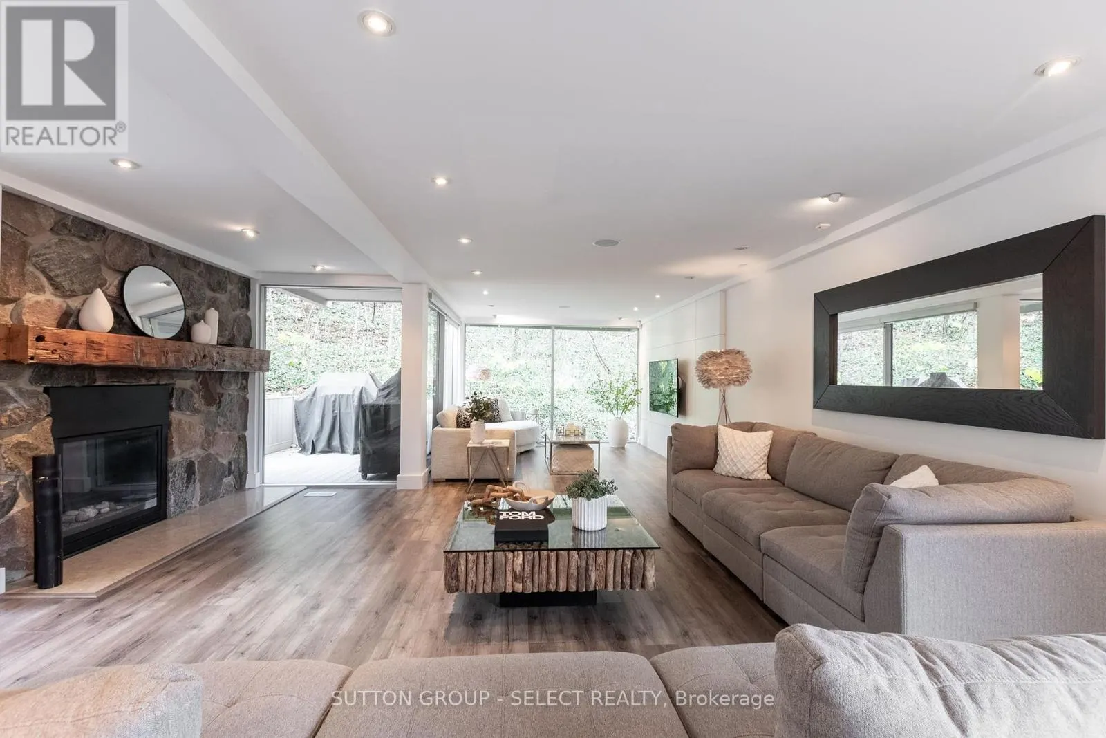 1455 CORLEY DRIVE