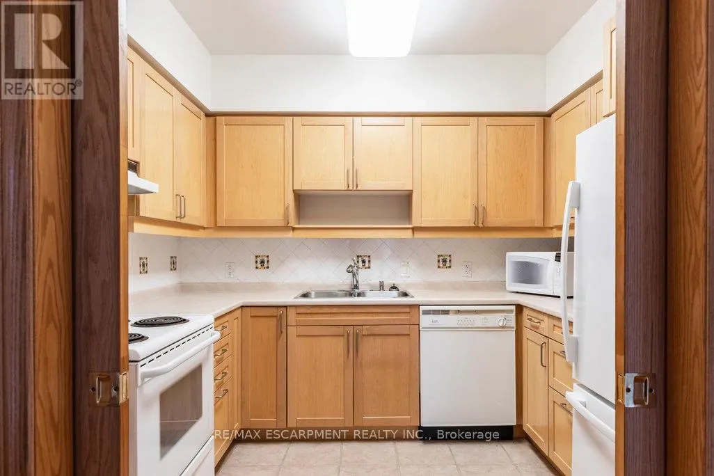 604 - 77 GOVERNORS ROAD