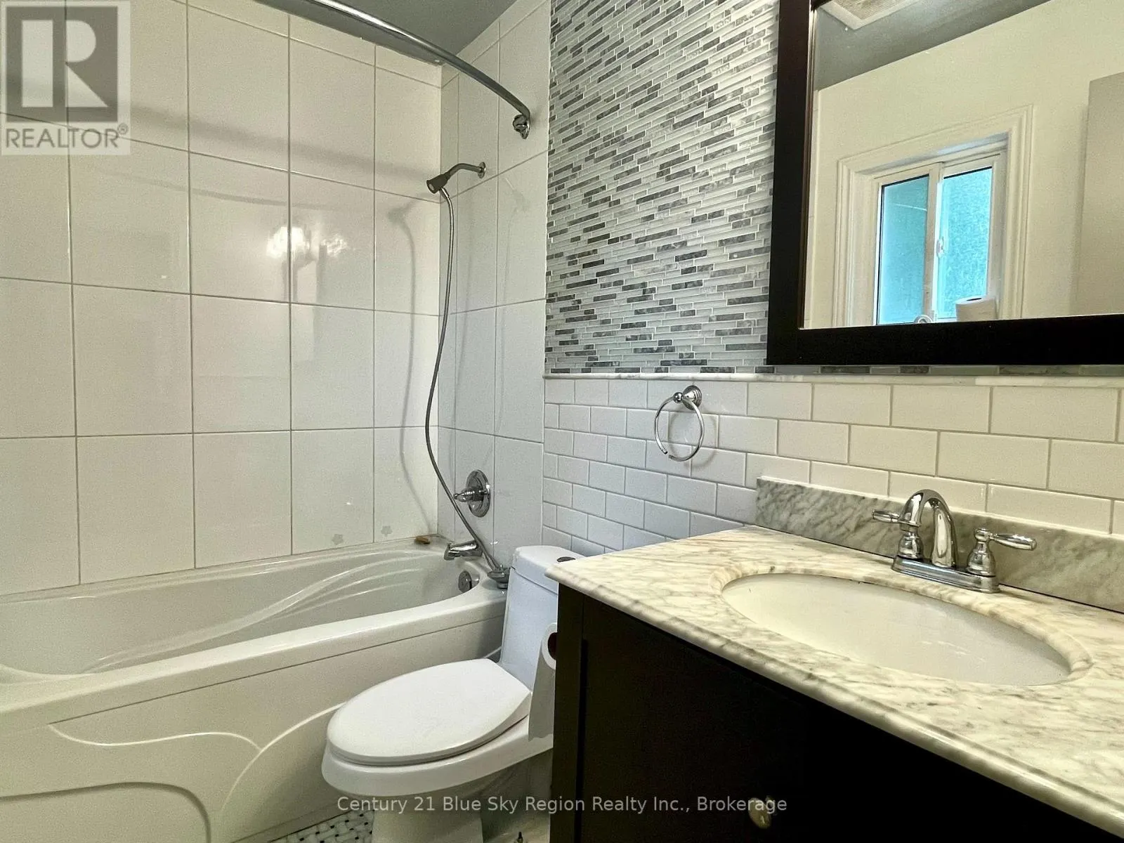 93 A HOOD AVENUE