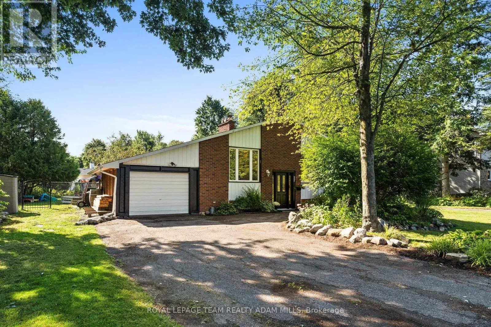 1095 BOUCHER CRESCENT