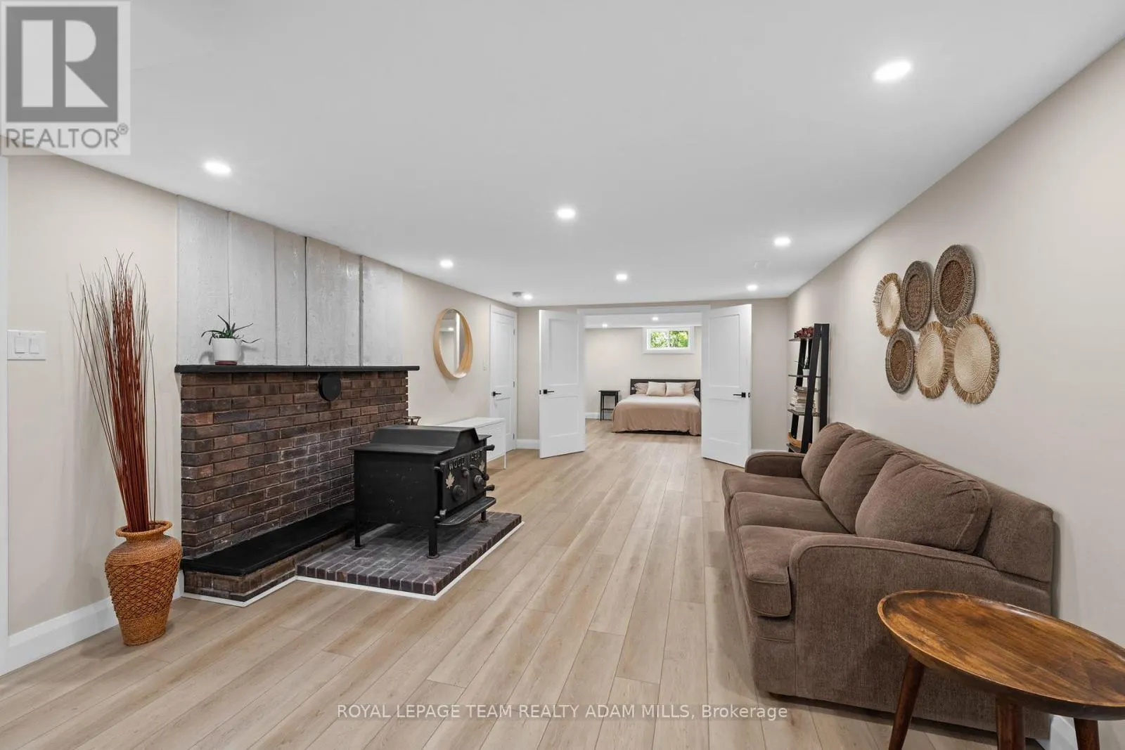 1095 BOUCHER CRESCENT