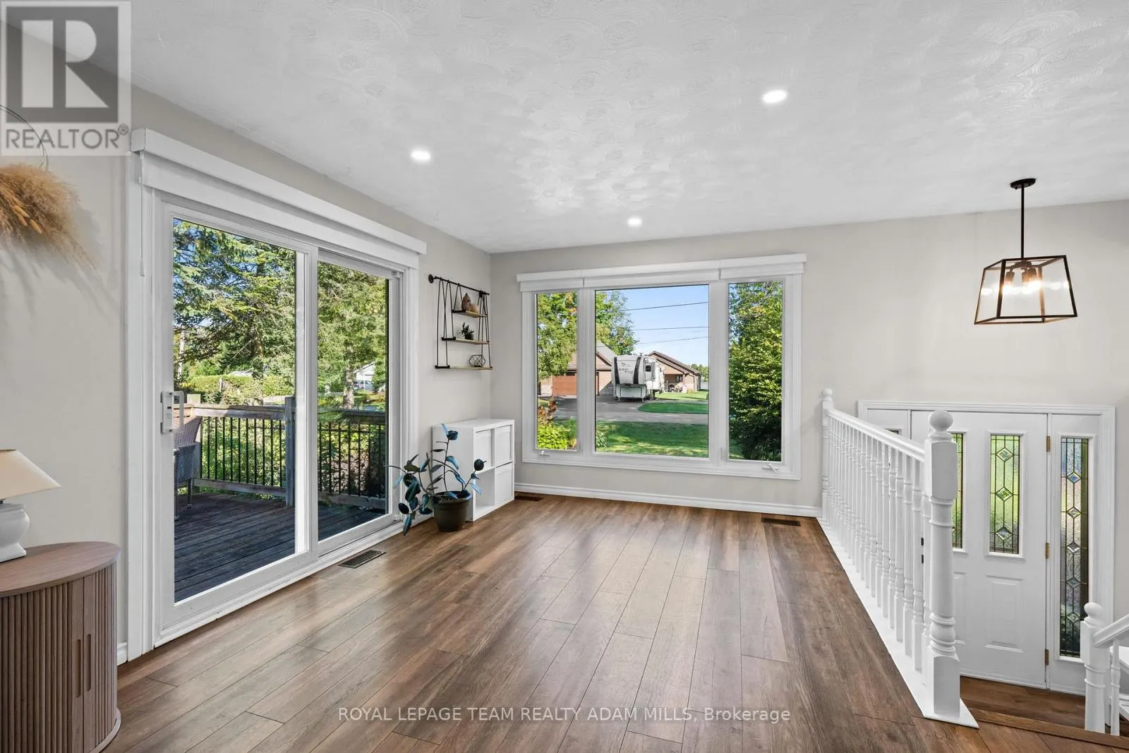 1095 BOUCHER CRESCENT