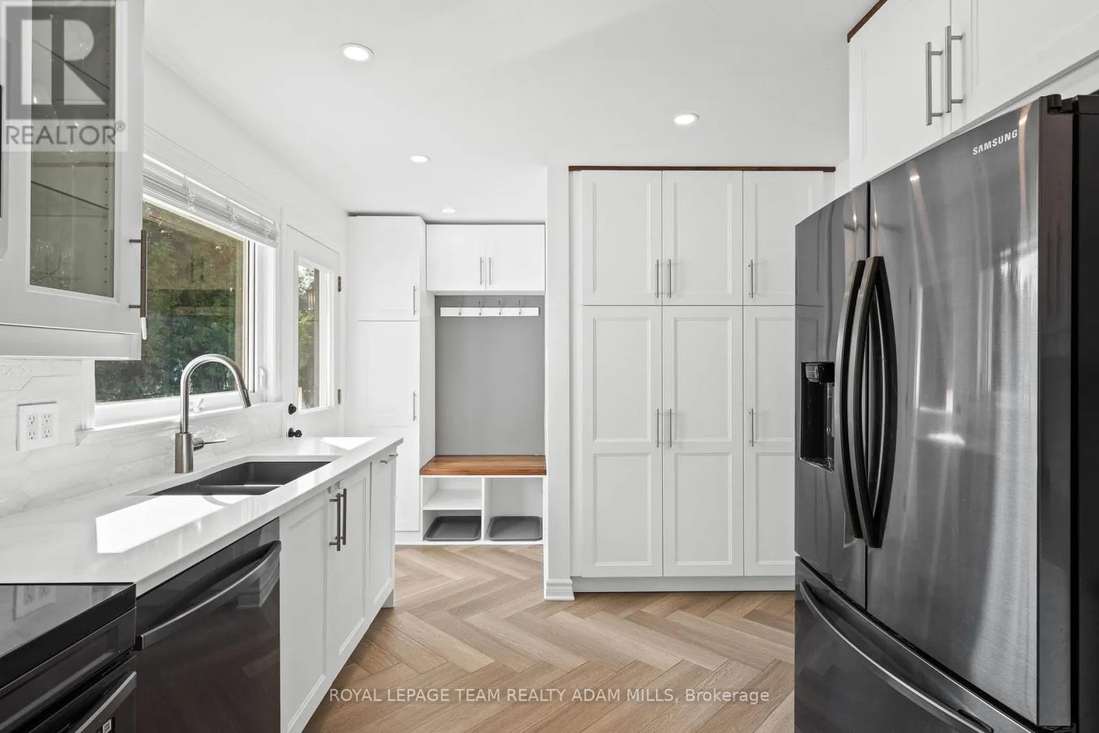 1095 BOUCHER CRESCENT