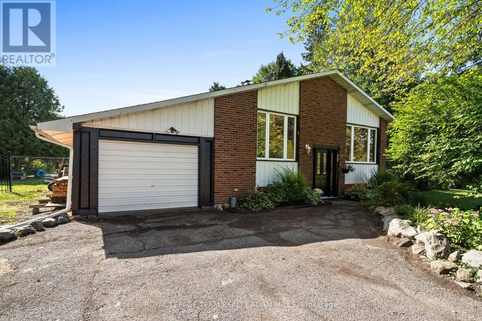 1095 BOUCHER CRESCENT
