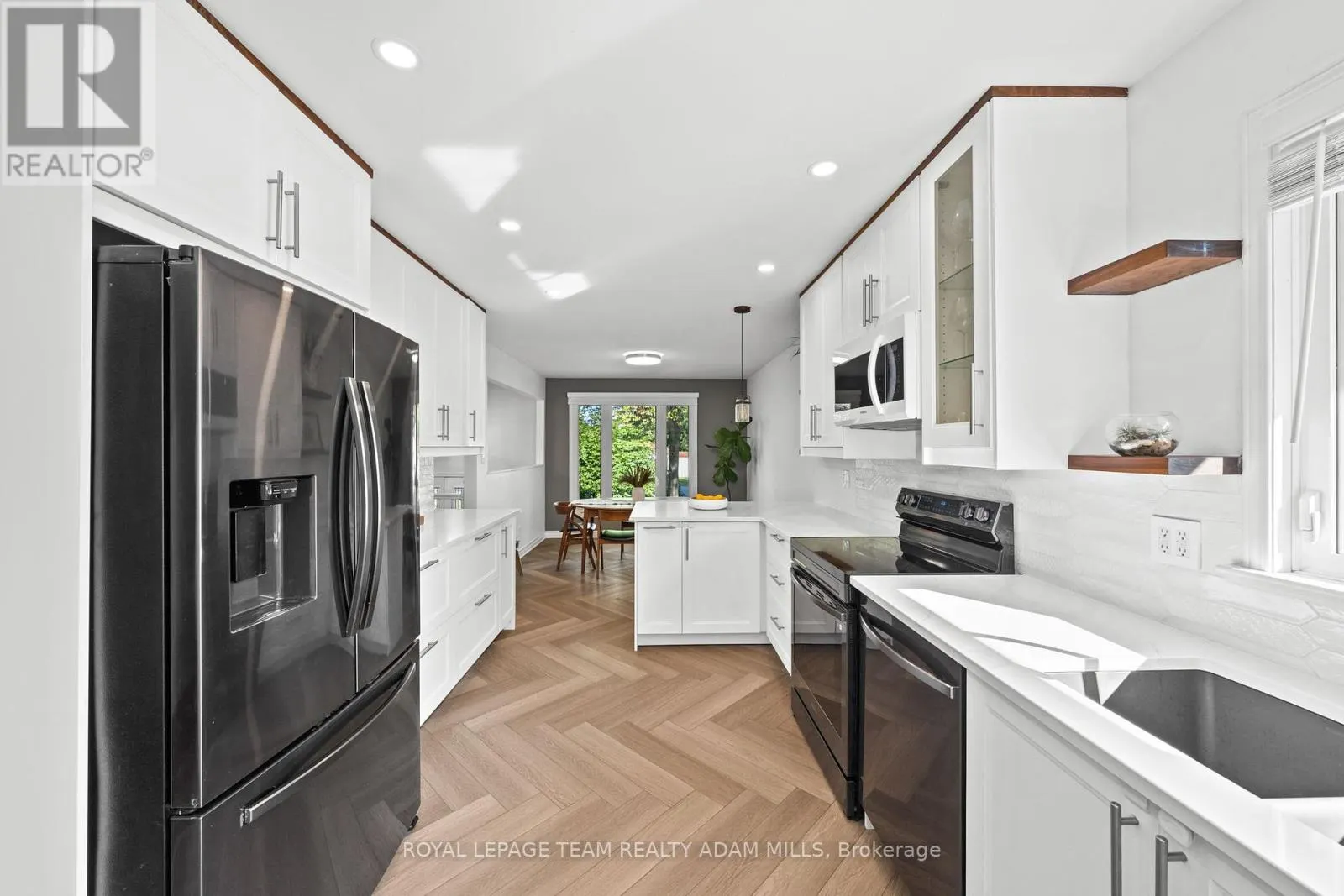1095 BOUCHER CRESCENT