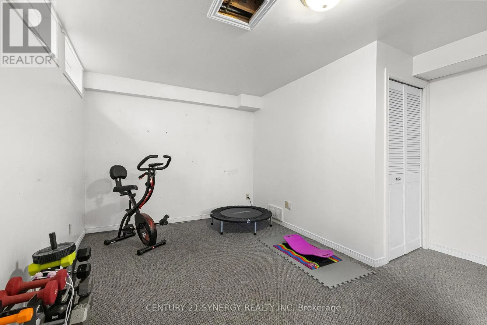 2034 FRANK BENDER STREET