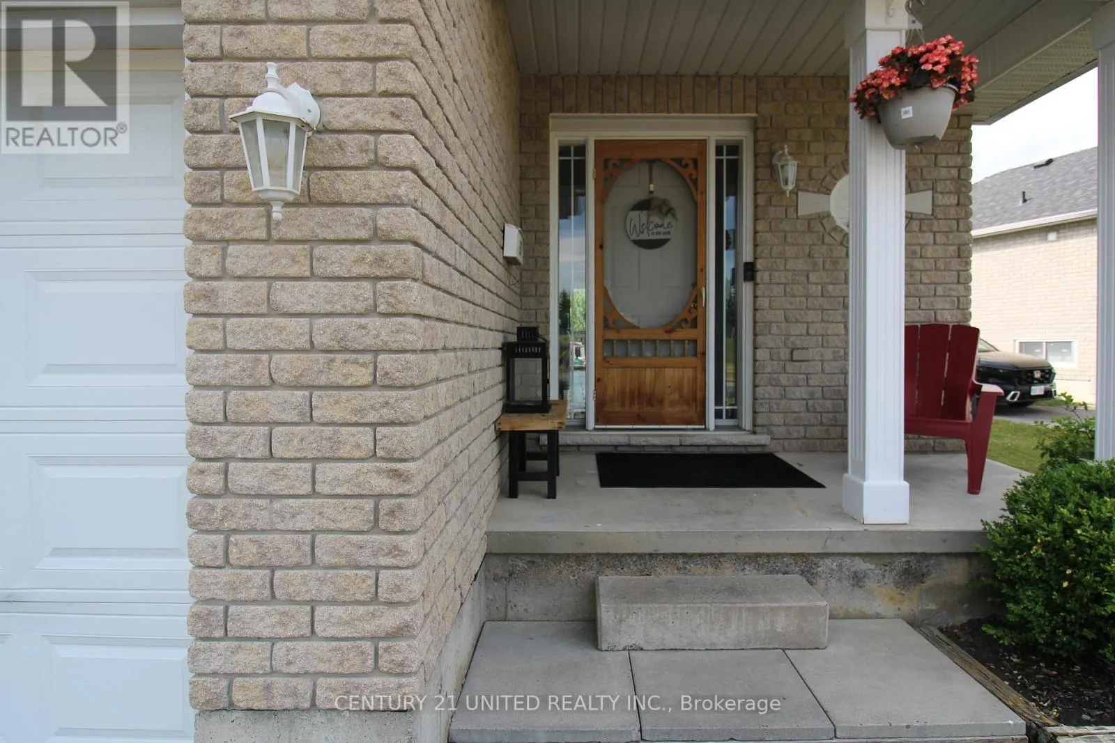351 SPILLSBURY DRIVE