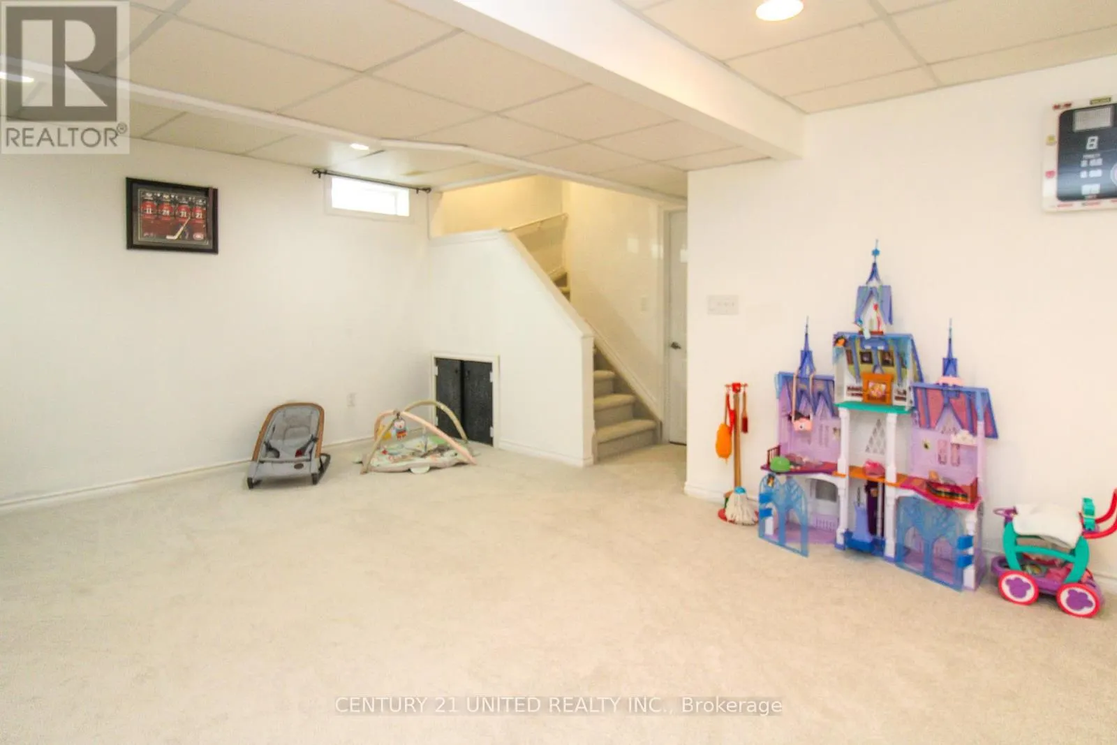 351 SPILLSBURY DRIVE