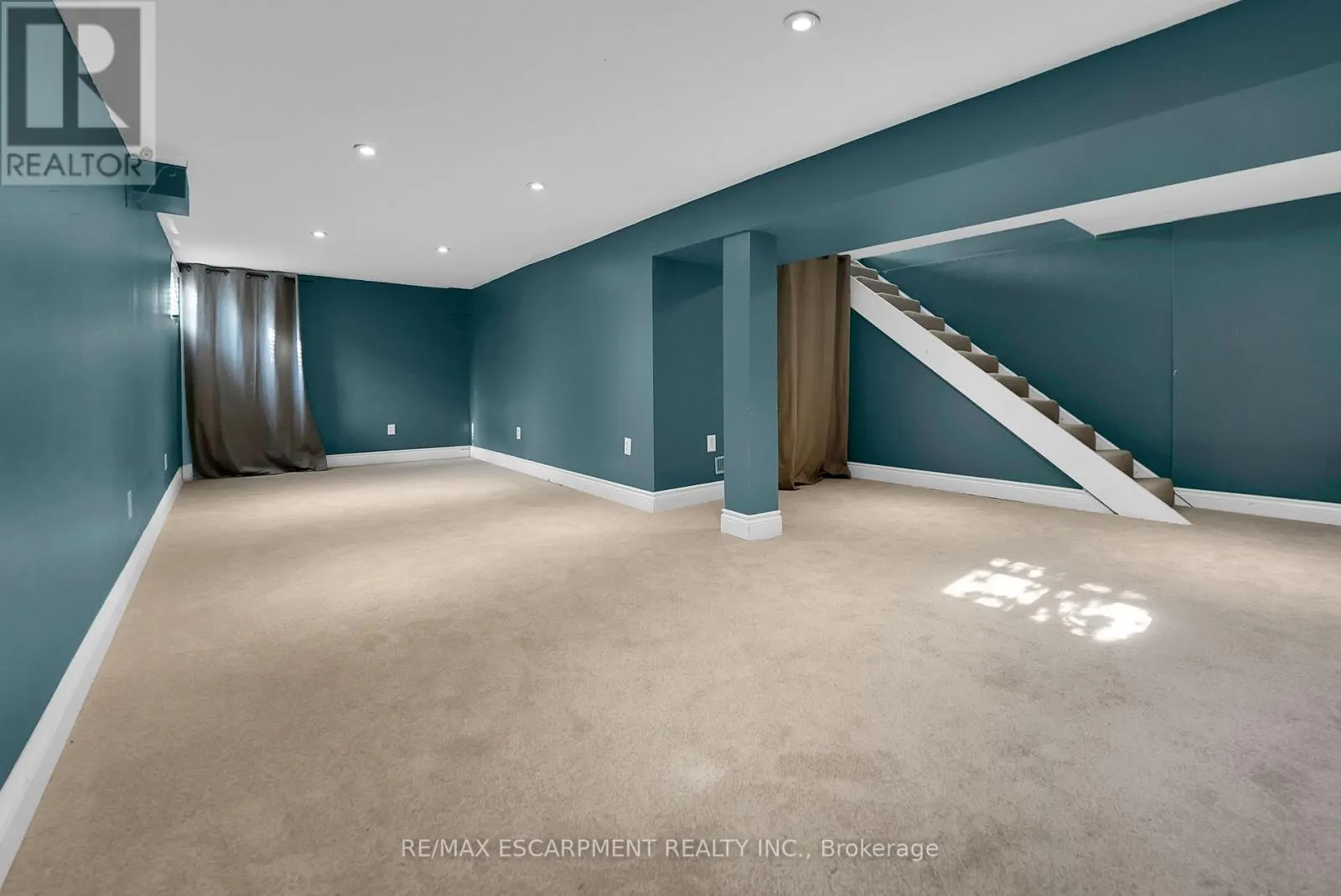 9 ARLINGTON AVENUE