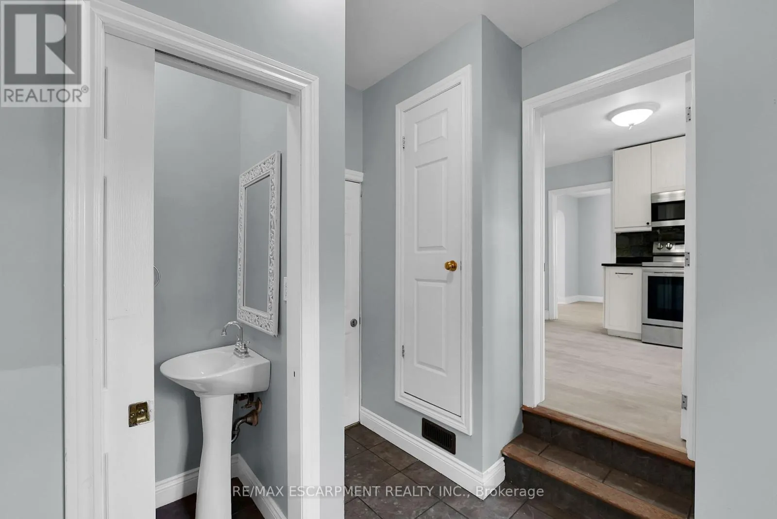 9 ARLINGTON AVENUE