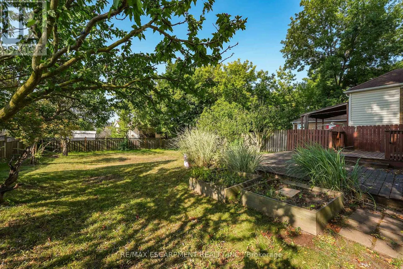9 ARLINGTON AVENUE