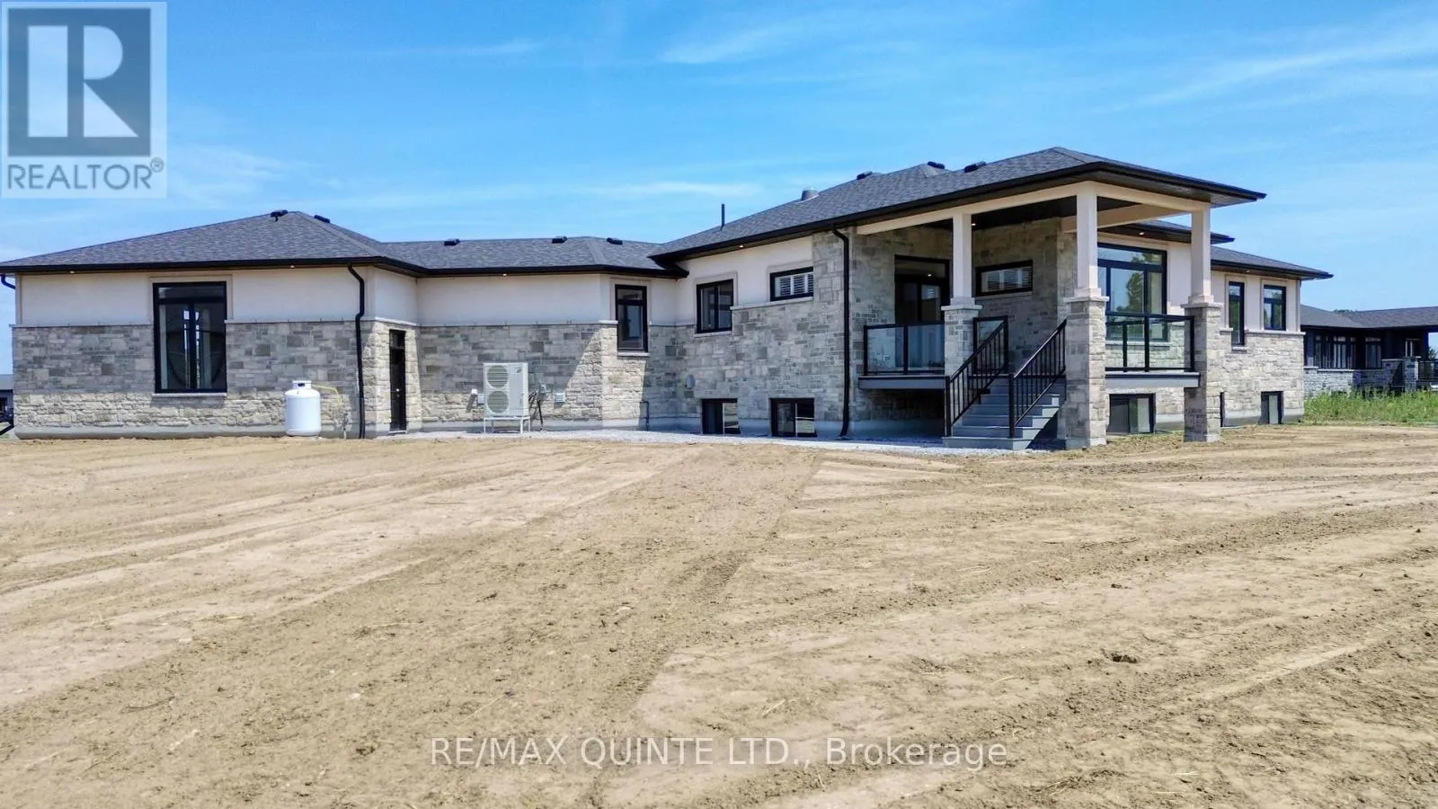 76 NAVIGATION DRIVE