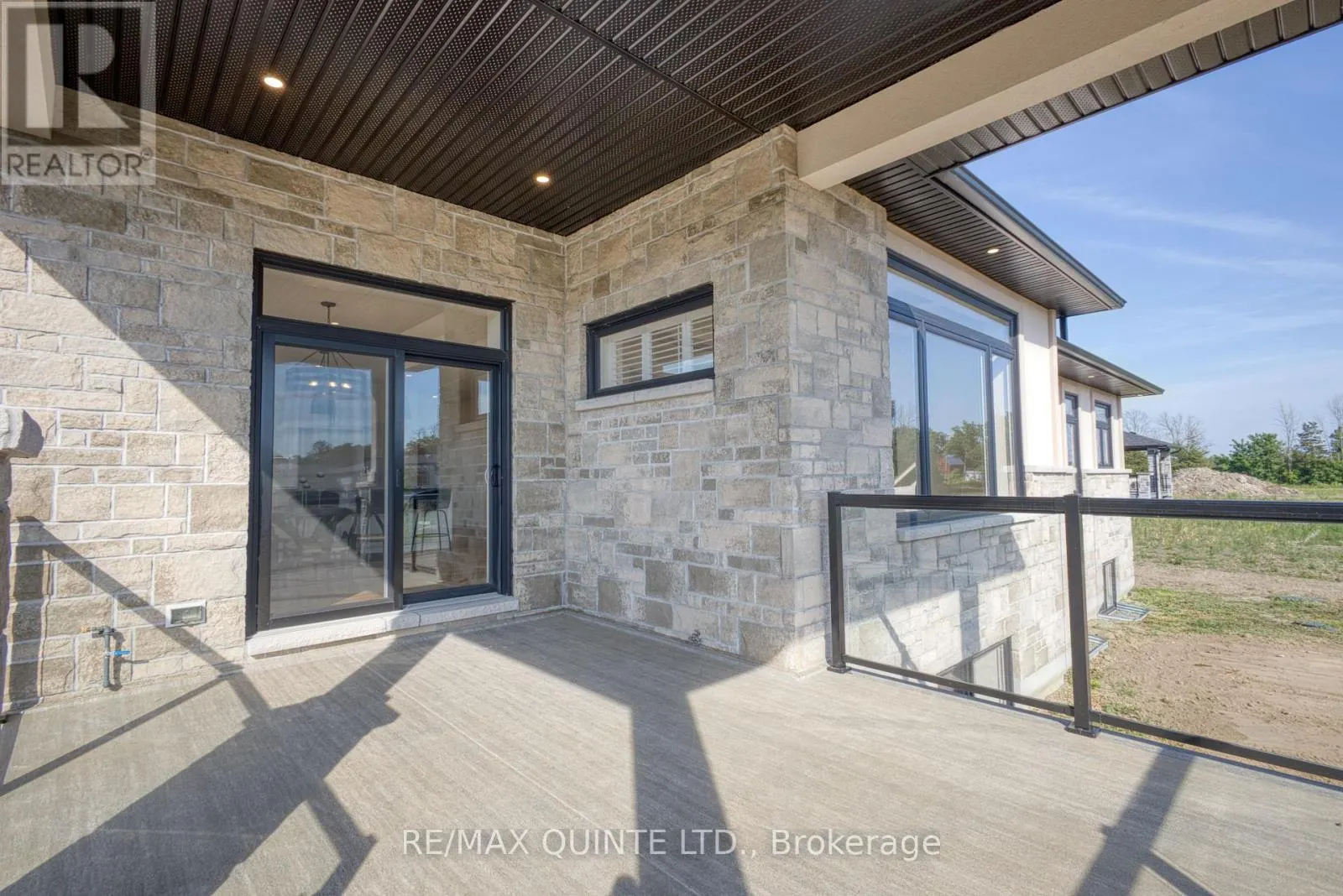 76 NAVIGATION DRIVE
