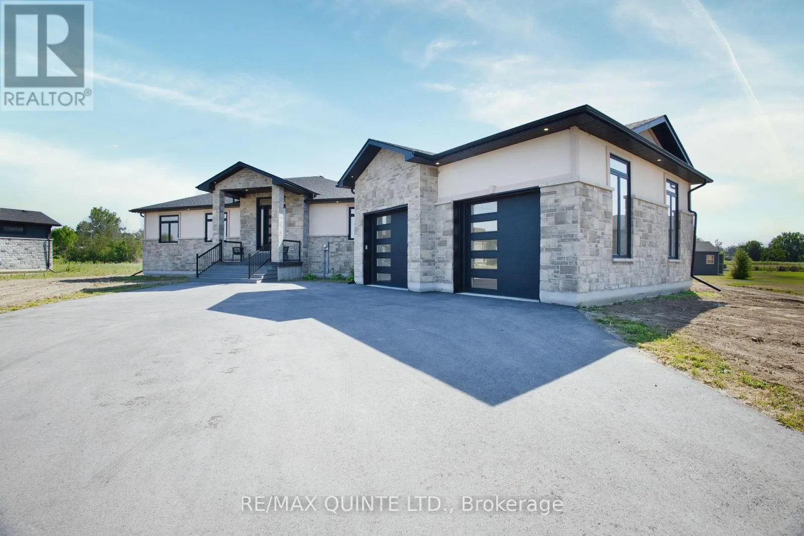 76 NAVIGATION DRIVE