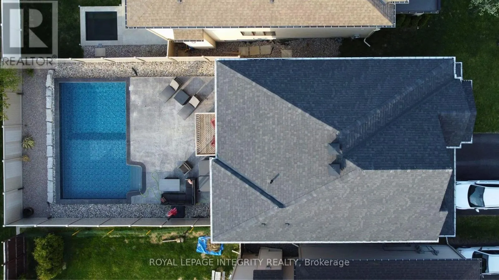 547 PARADE DRIVE