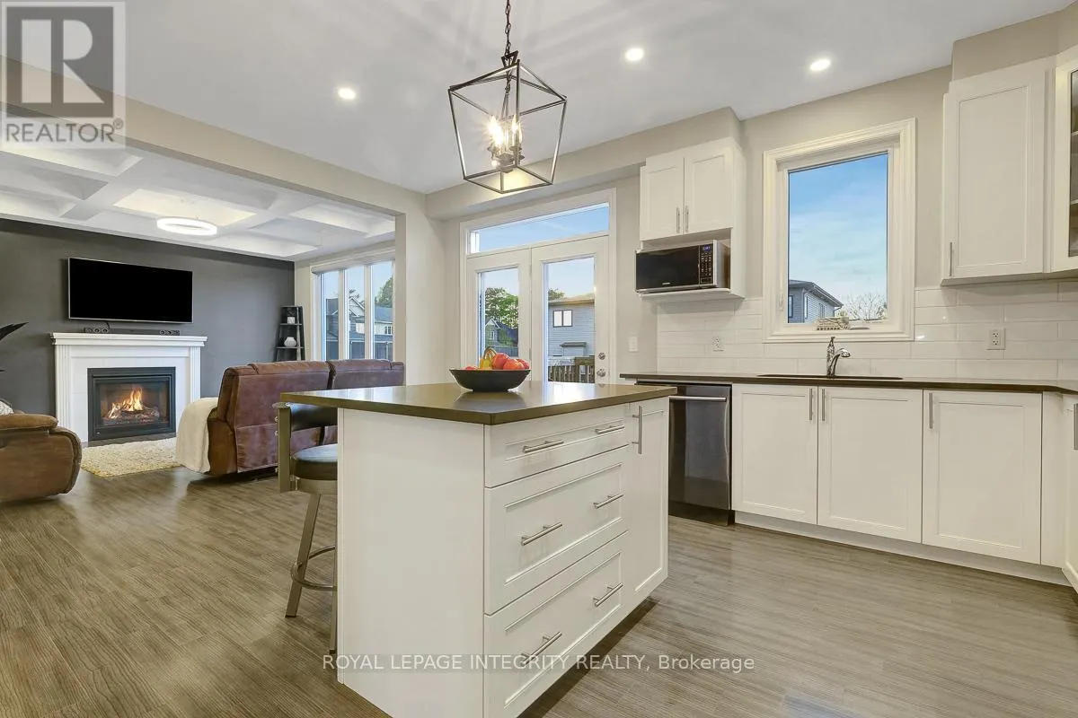 547 PARADE DRIVE